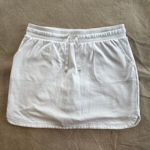 Croft & Barrow White Stretch Skort w/Silver Tie Caps Size Medium